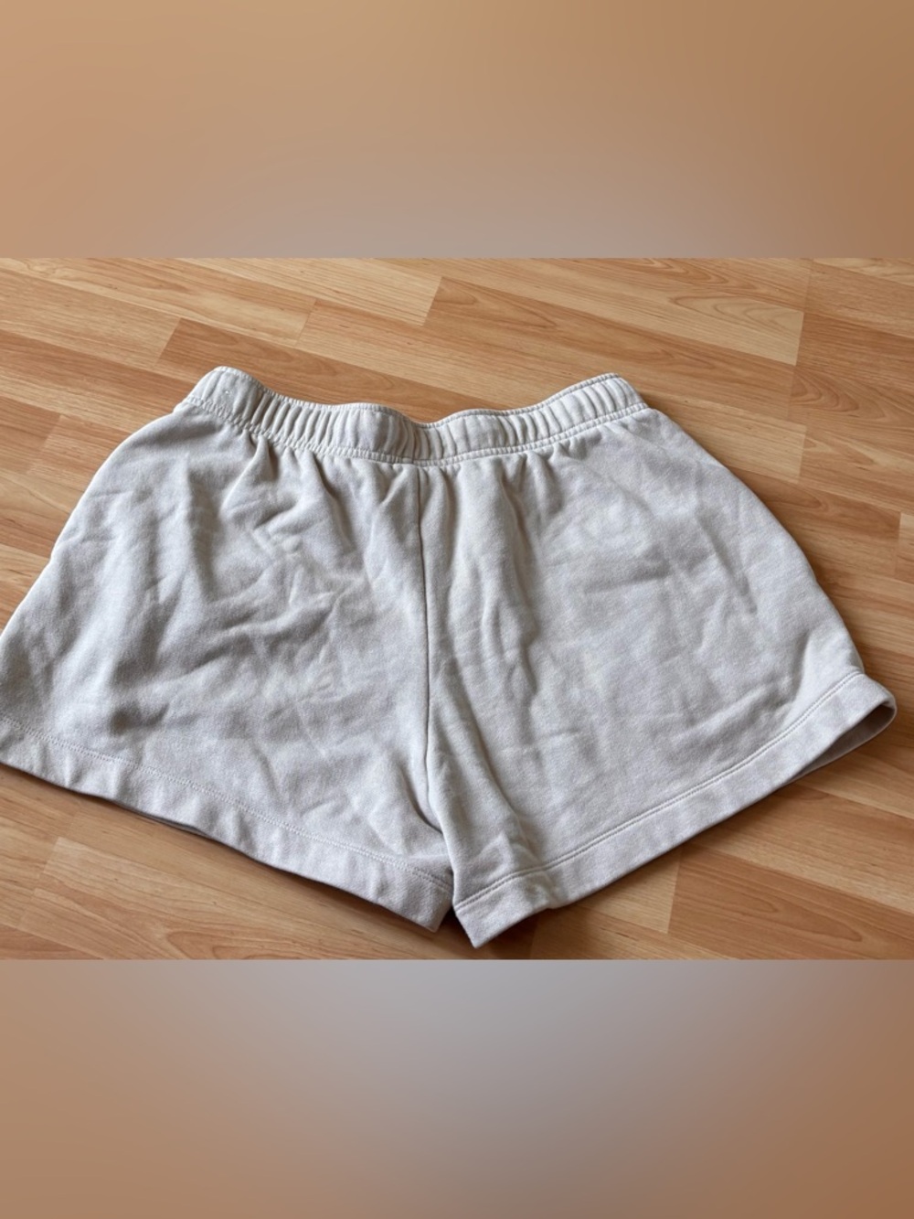 Nike Black Running Shorts and Cream Jogger Shorts - Picture 6 of 12